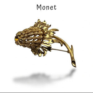 Vintage Monet Large Gold Tone Flower Brooch - Rare-Elegant design in gold tone